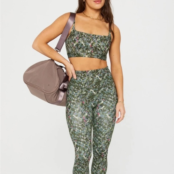 NWT, Fabletics, Essential Low Impact Sports Bra, Cheetah Camo, XL - Picture 3 of 5